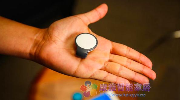 记录运动和睡眠状况 智能健康追踪设备